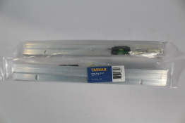 Twenty Taskar Heavy Duty Hangers - 300mm.