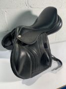 Pre-owned Fairfax Horse Riding Adjustable Leather Saddle in Black (size unknown).