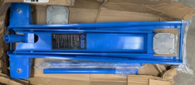 SGS 1.5 Ton Blue Trolley Jack, Lifting Range 135mm-855mm (Model TJH1.5). Item has some light marks,