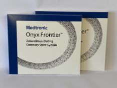Two Medtronic Onyx Frontier Zotarolimus-Eluting Coronary Stent System (REF: ONYXNG35008X / EXP: 2026