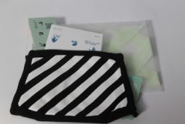 Seventy five Diags Functional black/white off-white face masks.