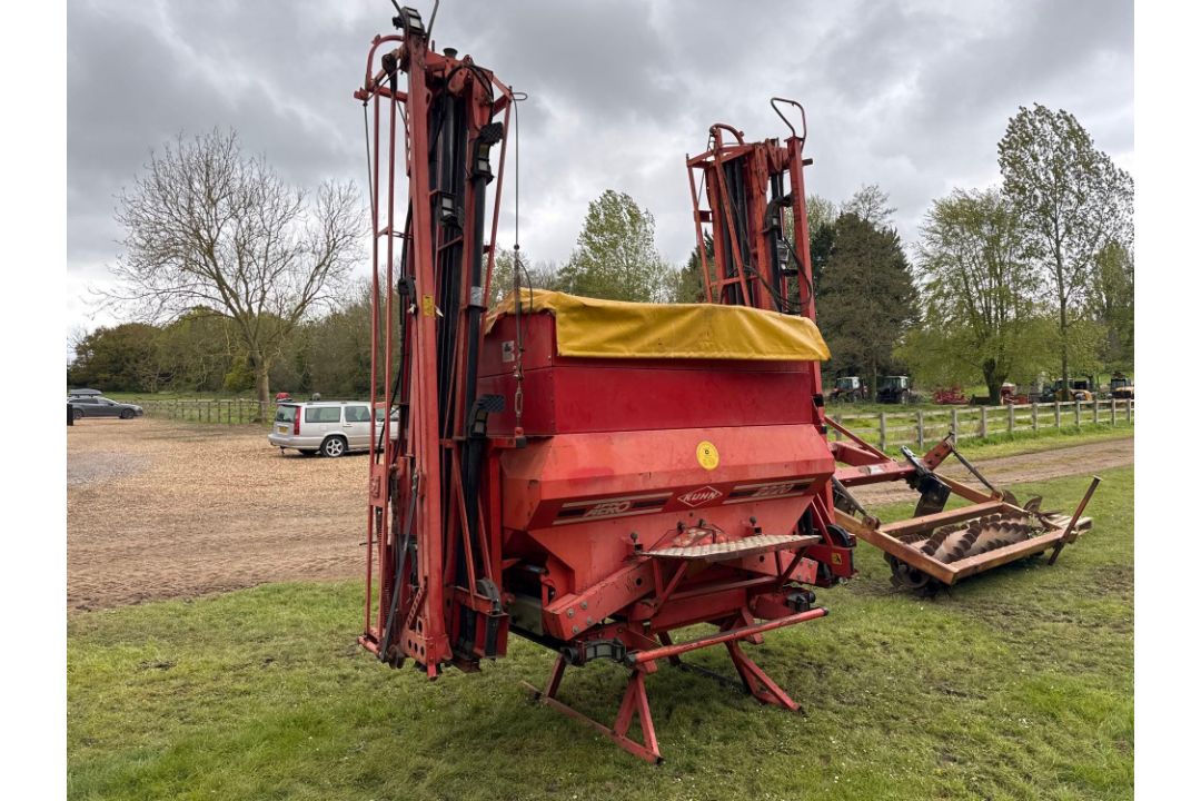 Kuhn Aero 20m boom fertiliser spreader NB: Control box in office - Image 3 of 3