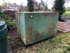 Metal oil tank with sight gauge