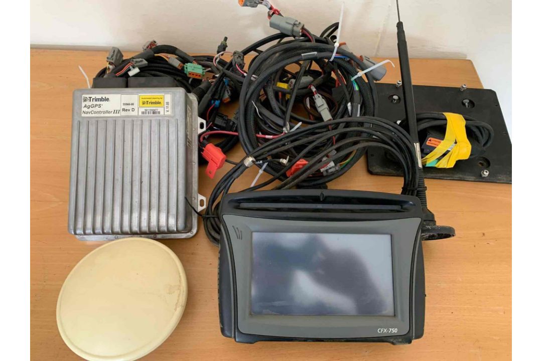 Trimble CFX750 set up with dome, screen and control unit unlocked to RTK application control - Image 1 of 3