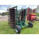 Cousins Type 28 4.8m hydraulic folding trailed press with fixed tines, levelling boards and rear pac - Image 3 of 5