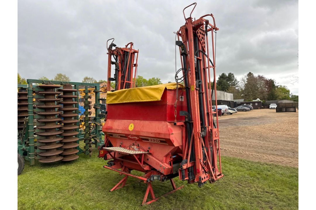 Kuhn Aero 20m boom fertiliser spreader NB: Control box in office - Image 2 of 3