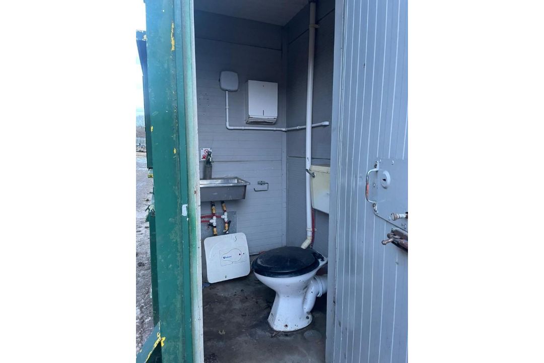 Bespoke Mobile Welfare Unit With Built in W.C. and Rest Room - (Yorkshire) - Image 5 of 9