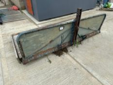 Buck rake, linkage mounted