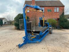 1994 G�weil G-4010 trailed bale wrapper, diesel engine, hydraulic operated with remote operation. Se