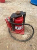 Compressor bottle jack