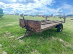 Flat bed tipping trailer