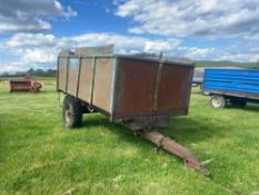 Warwick single axle tipping trailer with a grain chute Tyres: 10.5-16