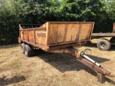 ELK Emporer twin axle rear discharge manure spreader with walking floor and horizontal beaters on 15