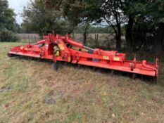 2000 Kuhn HR6002DR 6m hydraulic folding power harrow with rear tooth packer. Serial No: E0997   NB: