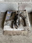 Quantity bearing pullers