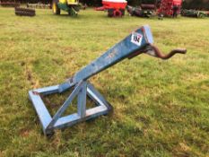 Blench tine mounted bag lifter