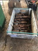 Quantity gin traps. No VAT.