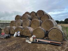 50No. 5ft round bales 2023 wheat straw - No VAT. To be sold per bale for the lot and loaded from the