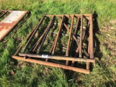 Quantity metal field gates