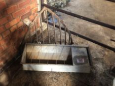 Hay rack and feeder. No VAT.