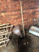 Quantity vintage seeders. No VAT.