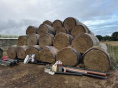 50No. 5ft round bales 2023 wheat straw - No VAT. To be sold per bale for the lot and loaded from the