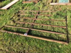 1No 8ft metal barrier