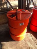 3No Mag-lick feeders