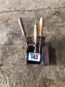 Quantity dehorning irons