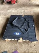 Discovery series 4 rubber footwell mats front and rear with boot cargo tray. No VAT