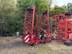 2020 Kongskilde Vibro Master 3075 hydraulic folding 7.5m springtine cultivator with depth wheels, li