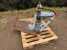 Ransomes single leg subsoiler, linkage mounted