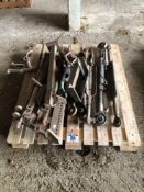 Quantity top links and spare parts