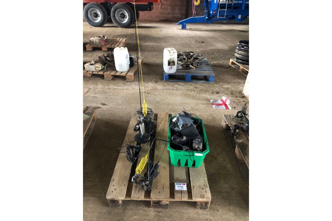 Quantity CB radios and aerials