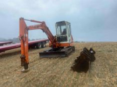 Hitachi HE50 260 digger c/w 4 buckets