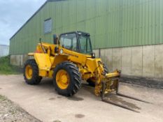 1994 JCB 527-58 Farm Special Plus Loadall with pallet tines Tyres: 15.5/80-24 Reg: M748 MHP Hours: 8