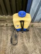 1No Knapsack sprayer