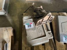 Rigid pipe threading set and vice