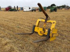 Strimech box tippler, hydraulic operated with Q-fit attachments