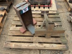 2No heavy duty farm made axle stands