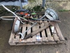 Quantity hydraulic rams and sack stands