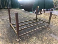 Metal stillage