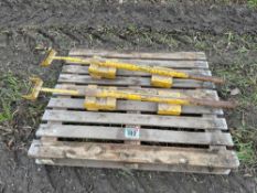 Bag lifter tine mounted suited to industrial forklift