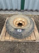 Single 12.5/80-15.3 wheel and tyre