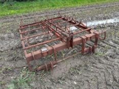 Flat 8 bale grab. No VAT