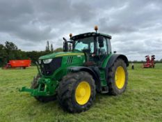 2018 John Deere 6215R