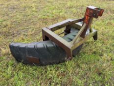 Yard scraper, linkage mounted