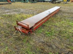 4 Post Heavy duty lorry lift with 7.5m metal platform, 2No mid jacks.