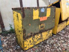 Lockage site storage cabinet