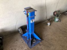 High lift sprayer jack